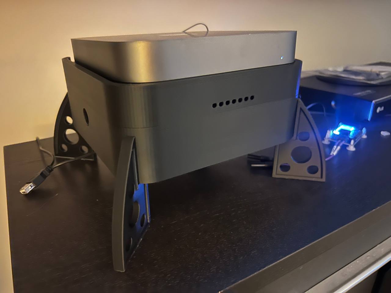 Mac Mini Stand — front view